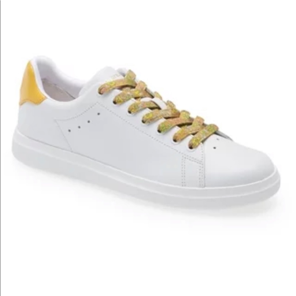Lightly worn Tory Burch, Howell leather sneakers